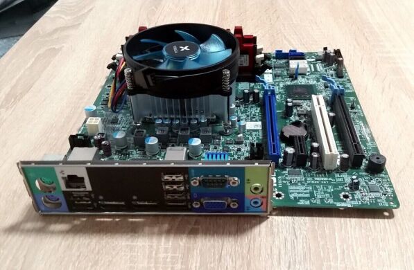Комплект: Материнская плата Dell Optiplex 7010 MT + Intel Xeon E3-1240 v2 (4 (8) ядера по 3.4 - 3.8 GHz) (аналог Intel Core i7-3770) + 8 GB DDR3 + 256 GB SSD M.2 + Кулер Vinga Q4
