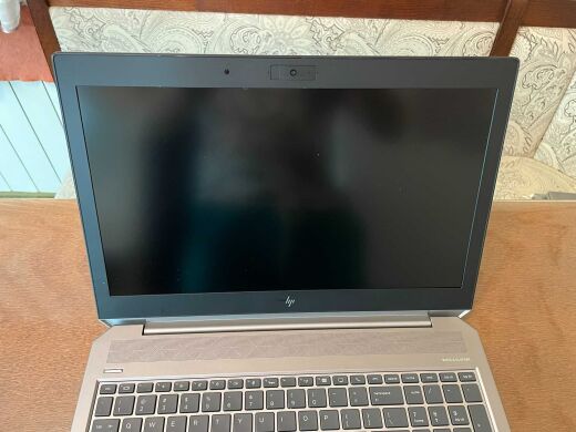 Мобільна робоча станція HP ZBook 15 G6 / 15.6" (1920x1080) IPS / Intel Core i7-9850H (6 (12) ядер по 2.6 - 4.6 GHz) / 16 GB DDR4 / 256 GB SSD / nVidia Quadro T1000, 4 GB GDDR5, 128-bit / WebCam Мобільна робоча станція HP ZBook 15 G6 / 15.6" (1920x1080) IPS / Intel Core i7-9850H (6 (12) ядер по 2.6 - 4.6 GHz) / 16 GB DDR4 / 256 GB SSD / nVidia Quadro T1000, 4 GB GDDR5, 128-bit / WebCam