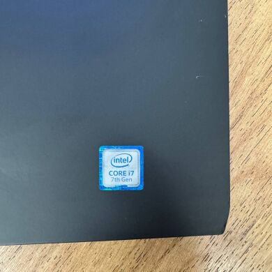 Игровой ноутбук Б-класс Dell Alienware 15 R3 / 15.6" (1920x1080) IPS / Intel Core i7-7700HQ (4 (8) ядра по 2.8 - 3.8 GHz) / 16 GB DDR4 / 500 GB SSD / nVidia GeForce GTX 1070, 8 GB GDDR5, 256-bit / WebCam Игровой ноутбук Б-класс Dell Alienware 15 R3 / 15.6" (1920x1080) IPS / Intel Core i7-7700HQ (4 (8) ядра по 2.8 - 3.8 GHz) / 16 GB DDR4 / 500 GB SSD / nVidia GeForce GTX 1070, 8 GB GDDR5, 256-bit / WebCam