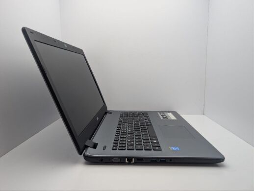 Ноутбук Acer Aspire E5-731 / 17.3" (1600x900) TN / Intel Pentium 3556U (2 ядра по 1.7 GHz) / 8 GB DDR3 / 1000 GB HDD / Intel HD Graphics / WebCam / DVD-ROM