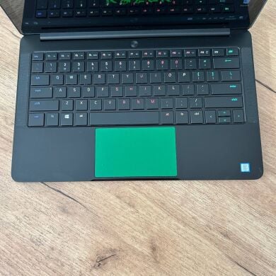 Ультрабук Razer Blade 13 Stealth RZ09-0239 Green / 13.3" (3200x1800) IPS Touch / Intel Core i7-8550U (4 (8) ядра по 1.8 - 4.0 GHz) / 16 GB DDR4 / 256 GB SSD / Intel UHD Graphics 620 / WebCam