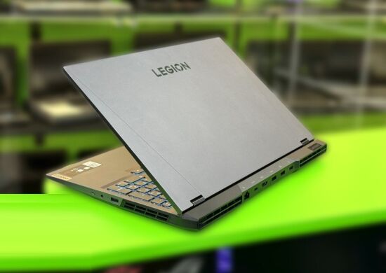 Ігровий ноутбук Lenovo Legion 5 Pro 16IAH7H / 16" (2560x1600) IPS / Intel Core i7-12700H (14 (20) ядер по 3.5 - 4.7 GHz) / 16 GB DDR5 / 1000 GB SSD M.2 / nVidia GeForce RTX 3070, 8 GB GDDR6, 256-bit / WebCam / Win 11 Home