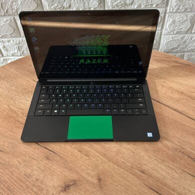 Ультрабук Razer Blade 13 Stealth RZ09-0239 Green / 13.3" (3200x1800) IPS Touch / Intel Core i7-8550U (4 (8) ядра по 1.8 - 4.0 GHz) / 16 GB DDR4 / 256 GB SSD / Intel UHD Graphics 620 / WebCam