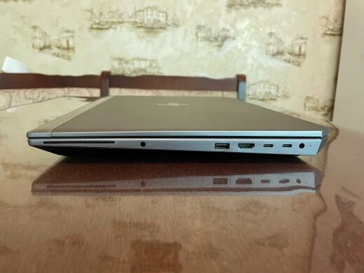 Мобільна робоча станція HP ZBook 15 G6 / 15.6" (1920x1080) IPS / Intel Core i7-9850H (6 (12) ядер по 2.6 - 4.6 GHz) / 16 GB DDR4 / 256 GB SSD / nVidia Quadro T1000, 4 GB GDDR5, 128-bit / WebCam Мобільна робоча станція HP ZBook 15 G6 / 15.6" (1920x1080) IPS / Intel Core i7-9850H (6 (12) ядер по 2.6 - 4.6 GHz) / 16 GB DDR4 / 256 GB SSD / nVidia Quadro T1000, 4 GB GDDR5, 128-bit / WebCam