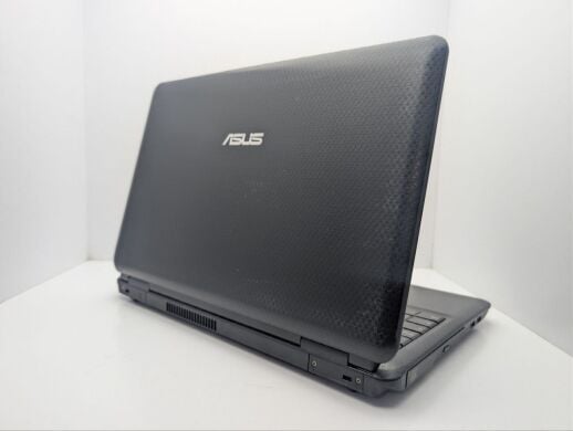 Ноутбук Asus P50IJ / 15.6" (1366x768) TN / Intel Pentium T4500 (2 ядра по 2.3 GHz) / 4 GB DDR3 / 250 GB HDD / Intel HD Graphics 620 / WebCam / DVD-ROM