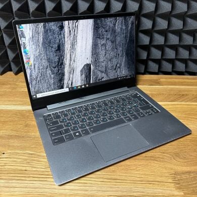 Ультрабук Б-класс Lenovo IdeaPad 530S-14ARR / 14" (1920x1080) IPS / AMD Ryzen 3 2200U (2 (4) ядра по 2.5 - 3.4 GHz) / 8 GB DDR4 / 256 GB SSD / AMD Radeon Vega 3 Graphics / WebCam