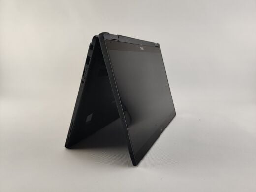 Ноутбук Dell Latitude 7390 / 13.3" (1920x1080) IPS Touch / Intel Core i7-8650U (4 (8) ядер по 1.9 - 4.2 GHz) / 16 GB DDR4 / 120 GB SSD M.2 / Intel UHD Graphics 620 / WebCam Ноутбук Dell Latitude 7390 / 13.3" (1920x1080) IPS Touch / Intel Core i7-8650U (4 (8) ядер по 1.9 - 4.2 GHz) / 16 GB DDR4 / 120 GB SSD M.2 / Intel UHD Graphics 620 / WebCam