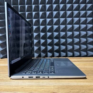 Ультрабук Б-класс Lenovo IdeaPad 530S-14ARR / 14" (1920x1080) IPS / AMD Ryzen 3 2200U (2 (4) ядра по 2.5 - 3.4 GHz) / 8 GB DDR4 / 256 GB SSD / AMD Radeon Vega 3 Graphics / WebCam