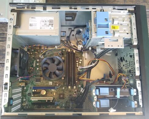 Робоча станція Dell PowerDege T20 / Intel Xeon E3-1225 v3 (4 ядра 3.2-3.6 GHz) (аналог i7 2600) / 8 GB DDR3 / 1000 GB HDD Western Digital Red / Inteh HD P4600 