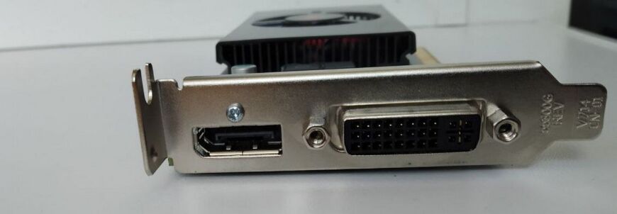 Дискретная видеокарта AMD Radeon HD 8570, 1 GB GDDR3, 128-bit / 1x DVI, 1x DisplayPort / Для корпусов форм-фактора Tower