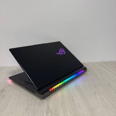 Ігровий ноутбук Asus ROG Strix SCAR 16 G634JZR / 16" (2560x1600) IPS / Intel Core i9-14900HX (24 (32) ядра по 1.6 - 5.8 GHz) / 32 GB DDR5 / 1000 GB SSD / nVidia GeForce RTX 4080, 12 GB GDDR6X, 192-bit / WebCam