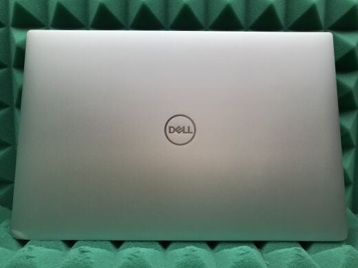 Игровой ноутбук Б-класс Dell XPS 15 9570 / 15.6" (3840x2160) IPS Touch / Intel Core i7-8750H (6 (12) ядер по 2.2 - 4.1 GHz) / 16 GB DDR4 / 512 GB SSD M.2 / nVidia GeForce GTX 1050 Ti, 4 GB GDDR5, 128-bit / WebCam / HDMI / Windows 10 лицензия