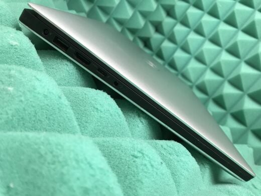 Игровой ноутбук Б-класс Dell XPS 15 9570 / 15.6" (3840x2160) IPS Touch / Intel Core i7-8750H (6 (12) ядер по 2.2 - 4.1 GHz) / 16 GB DDR4 / 512 GB SSD M.2 / nVidia GeForce GTX 1050 Ti, 4 GB GDDR5, 128-bit / WebCam / HDMI / Windows 10 лицензия