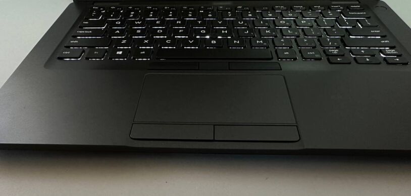 Ігровий ноутбук Dell Latitude 5401 / 14" (1920x1080) IPS / Intel Core i7-9850H (6 (12) ядра по 2.6 - 4.6 GHz) / 16 GB DDR4 / 256 GB SSD / nVidia GeForce MX150, 2 GB GDDR5, 64-bit / WebCam