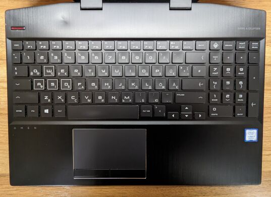Игровой ноутбук HP Omen 15-dh0 / 15.6" (1920x1080) IPS / Intel Core i7-9750H (6 (12) ядер по 2.6 - 4.5 GHz) / 32 GB DDR4 / 512 GB SSD + 500 GB HDD / nVidia GeForce RTX 2070, 8 GB GDDR6, 256-bit / WebCam / Windows 10