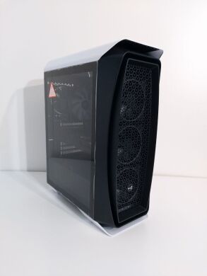 Игровой ПК AeroCool Aero One Frost Tower / Intel Core i7-7700 (4 (8) ядра по 3.6 - 4.2 GHz) / 32 GB DDR4 / 512 GB SSD M.2 + 1000 GB HDD / AMD Radeon RX 5700, 8 GB GDDR6, 256-bit / 650W + Кабели HDMI и питания