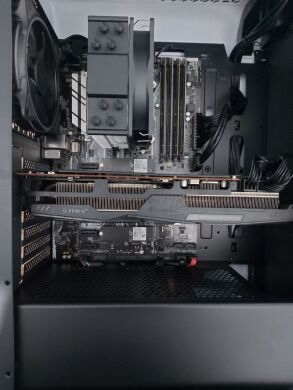 Игровой ПК AeroCool Aero One Frost Tower / Intel Core i7-7700 (4 (8) ядра по 3.6 - 4.2 GHz) / 32 GB DDR4 / 512 GB SSD M.2 + 1000 GB HDD / AMD Radeon RX 5700, 8 GB GDDR6, 256-bit / 650W + Кабели HDMI и питания