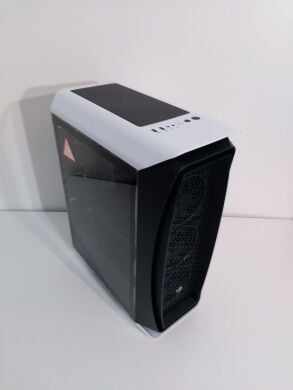 Игровой ПК AeroCool Aero One Frost Tower / Intel Core i7-7700 (4 (8) ядра по 3.6 - 4.2 GHz) / 32 GB DDR4 / 512 GB SSD M.2 + 1000 GB HDD / AMD Radeon RX 5700, 8 GB GDDR6, 256-bit / 650W + Кабели HDMI и питания