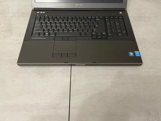 Мобільна робоча станція Б-клас Dell Precision M6800 / 17.3" (1920х1080) IPS / Intel Core i7-4800MQ (4 (8) ядра по 2.7 - 3.7 GHz) / 16 GB DDR3 / 500 GB SSD / AMD FirePro M6100, 2 GB GDDR5, 128-bit / DVD-RW / HDMI / DisplayPort