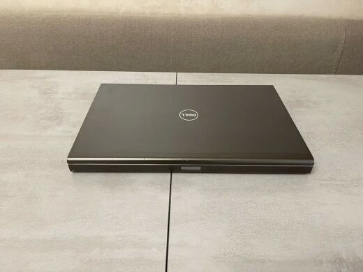 Мобільна робоча станція Б-клас Dell Precision M6800 / 17.3" (1920х1080) IPS / Intel Core i7-4800MQ (4 (8) ядра по 2.7 - 3.7 GHz) / 16 GB DDR3 / 500 GB SSD / AMD FirePro M6100, 2 GB GDDR5, 128-bit / DVD-RW / HDMI / DisplayPort
