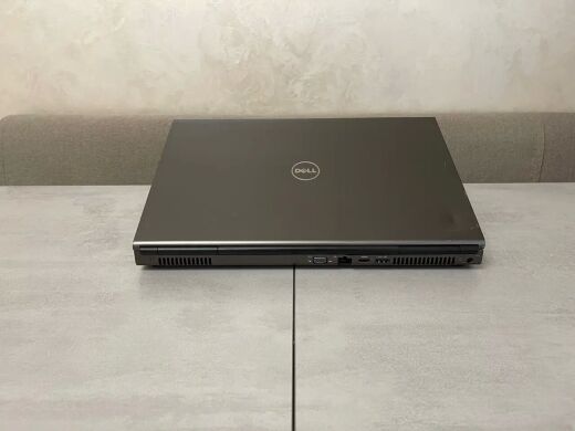 Мобільна робоча станція Б-клас Dell Precision M6800 / 17.3" (1920х1080) IPS / Intel Core i7-4800MQ (4 (8) ядра по 2.7 - 3.7 GHz) / 16 GB DDR3 / 500 GB SSD / AMD FirePro M6100, 2 GB GDDR5, 128-bit / DVD-RW / HDMI / DisplayPort