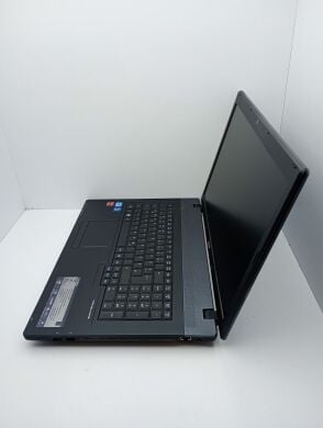 Ноутбук Acer Aspire 7750G / 17.3" (1600x900) TN / Intel Core i5-2430M (2 (4) ядра по 2.4 - 3.0 GHz) / 8 GB DDR3 / 320 GB HDD / AMD Radeon HD 6700M, 1 GB DDR3, 128-bit / WebCam