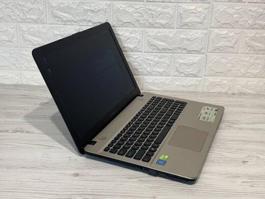 Ноутбук Asus R541N / 15.6" (1366x768) TN / Intel Pentium N4200 (4 ядра по 1.1 - 2.5 GHz) / 8 GB DDR3 / 500 GB HDD / nVidia GeForce 810M, 1 GB DDR3, 64-bit / WebCam