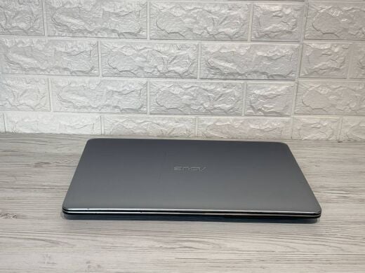 Ноутбук Asus R541N / 15.6" (1366x768) TN / Intel Pentium N4200 (4 ядра по 1.1 - 2.5 GHz) / 8 GB DDR3 / 500 GB HDD / nVidia GeForce 810M, 1 GB DDR3, 64-bit / WebCam