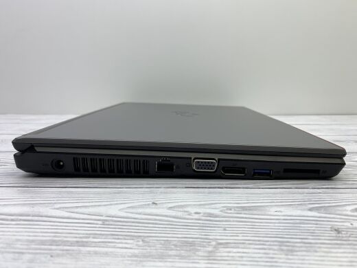 Ноутбук Fujitsu LifeBook E746 / 14" (1920x1080) IPS / Intel Core i7-6600U (2 (4) ядра по 2.6 - 3.4 GHz) / 8 GB DDR4 / 120 GB SSD / Intel HD Graphics 520 / WebCam