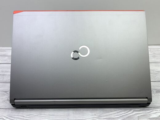 Ноутбук Fujitsu LifeBook E746 / 14" (1920x1080) IPS / Intel Core i7-6600U (2 (4) ядра по 2.6 - 3.4 GHz) / 8 GB DDR4 / 120 GB SSD / Intel HD Graphics 520 / WebCam