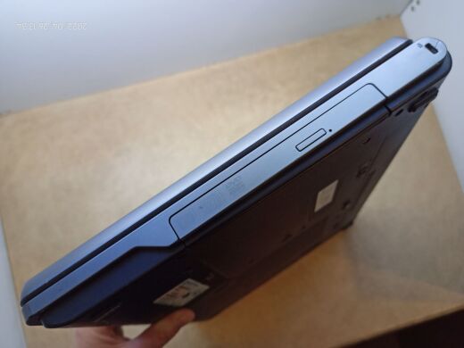 Ноутбук HP Compaq 510 / 15.4" (1280x800) TN / Intel Celeron M 420 (1 ядра по 1.6 GHz) / 2 GB DDR2 / 60 GB HDD / Intel 915GM Graphics / АКБ не держит Ноутбук HP Compaq 510 / 15.4" (1280x800) TN / Intel Celeron M 420 (1 ядра по 1.6 GHz) / 2 GB DDR2 / 60 GB HDD / Intel 915GM Graphics / АКБ не держит