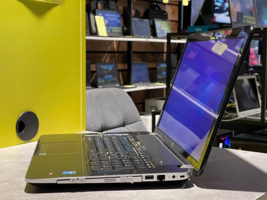 Ноутбук HP Pavilion 17-e140sb / 17.3" (1600x900) TN / Intel Core i5-4200M (2 (4) ядра по 2.5 - 3.1 GHz) / 8 GB DDR3 / 240 GB SSD / AMD Radeon HD 8670M, 1 GB DDR3, 64-bit / WebCam Ноутбук HP Pavilion 17-e140sb / 17.3" (1600x900) TN / Intel Core i5-4200M (2 (4) ядра по 2.5 - 3.1 GHz) / 8 GB DDR3 / 240 GB SSD / AMD Radeon HD 8670M, 1 GB DDR3, 64-bit / WebCam