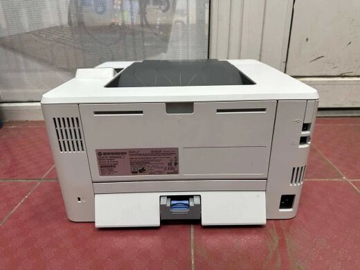Принтер HP LaserJet Pro M404dw / Лазерная монохромная печать / 1200x1200 dpi / A4 / 38 стр/мин / USB 2.0, Ethernet, WiFi / Дуплекс + USB кабель для подключения к компьютеру