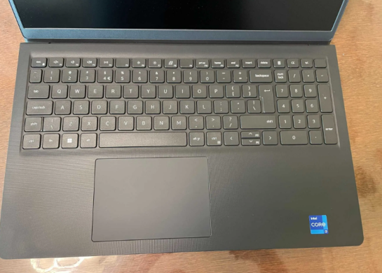 Ультрабук Б-класс Dell Vostro 3520 / 15.6" (1920x1080) IPS / Intel Core i7-1255U (10 (12) ядер по 3.5 - 4.7 GHz) / 8 GB DDR4 / 512 GB SSD / Intel Iris Xe Graphics eligible / WebCam