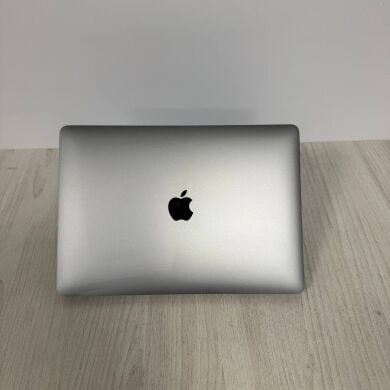 Ультрабук Б-клас Apple MacBook Air 13 2020 A2337 Gold / 13.3" (2560x1600) IPS / Apple M1 (8 ядер по 2.1 - 3.2 GHz) / 8 GB DDR3 / 256 GB SSD / Apple M1 Graphics / WebCam / MacOS