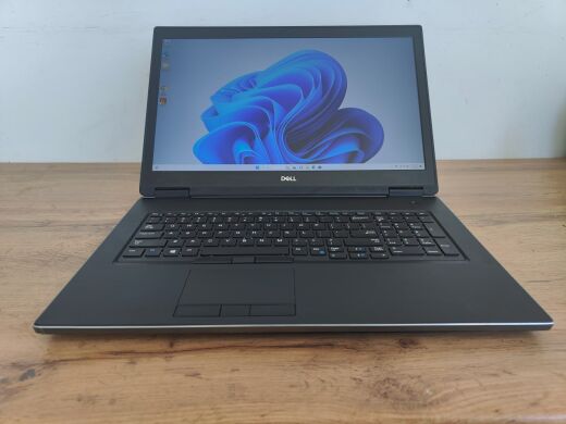Ноутбук робоча станція Б-клас Dell Precision 7730 / 17.3" (1920x1080) IPS / Intel Core i7-8850H (6 (12) ядра по 2.6 - 4.3 GHz) / 32 GB DDR4 / 1000 GB SSD / nVidia Quadro P5200, 16 GB GDDR5, 256-bit / WebCam / Windows 11 Pro