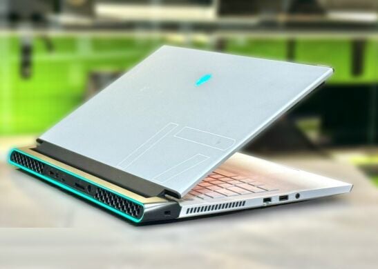 Ігровий ноутбук Б-клас Dell Alienware m17 R3 / 17.3" (1920x1080) IPS / Intel Core i7-10750H (6 (12) ядер по 2.6 - 5.0 GHz) / 16 GB DDR4 / 1000 GB SSD M.2 / nVidia GeForce RTX 2070, 8 GB GDDR6, 256-bit / WebCam / Win 11 Ігровий ноутбук Б-клас Dell Alienware m17 R3 / 17.3" (1920x1080) IPS / Intel Core i7-10750H (6 (12) ядер по 2.6 - 5.0 GHz) / 16 GB DDR4 / 1000 GB SSD M.2 / nVidia GeForce RTX 2070, 8 GB GDDR6, 256-bit / WebCam / Win 11