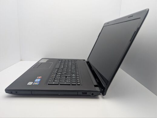 Ноутбук Lenovo G770 / 17.3" (1600x900) TN / Intel Core i5-2410M (2 (4) ядра по 2.3 - 2.9 GHz) / 8 GB DDR3 / 1000 GB HDD / AMD Radeon HD 6650M, 1 GB GDDR3, 128-bit / WebCam / DVD-ROM