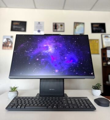 Новый моноблок Lenovo IdeaCentre 3 24ARR9 / 24" (1920x1080) IPS / AMD Ryzen 5 7535HS (6 (12) ядер по 3.3 - 4.5 GHz) / 16 GB DDR5 / 512 GB SSD / AMD Radeon 660M Graphics / WebCam / 2x 3W / Клавиатура и мышка