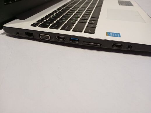 Ноутбук Asus X553M / 15.6" (1366x768) TN / Intel Pentium N3530 (4 ядра по 2.16 - 2.58 GHz) / 4 GB DDR3 / 750 GB HDD / Intel HD Graphics / WebCam  Ноутбук Asus X553M / 15.6" (1366x768) TN / Intel Pentium N3530 (4 ядра по 2.16 - 2.58 GHz) / 4 GB DDR3 / 750 GB HDD / Intel HD Graphics / WebCam