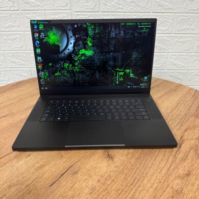Ігровий ноутбук Б-клас Razer Blade 15 RZ09-0300 / 15.6" (1920x1080) IPS / Intel Core i7-9750H (6 (12) ядер по 2.6 - 4.5 GHz) / 16 GB DDR4 / 120 GB SSD + 1000 GB HDD / nVidia GeForce GTX 1660 Ti, 6 GB GDDR6, 192-bit / WebCam