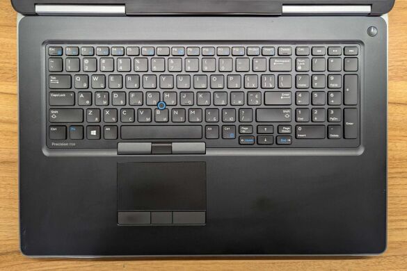 3 шт. Мобільних робочих станцій: Dell Precision 7720 / 17.3" (1920x1080) IPS / Intel Core i7-7820HQ (4 (8) ядра по 2.9 - 3.9 GHz) / 32 GB DDR4 / 512 GB SSD / nVidia Quadro P4000, 8 GB GDDR5, 256-bit / HDMI / Windows 10