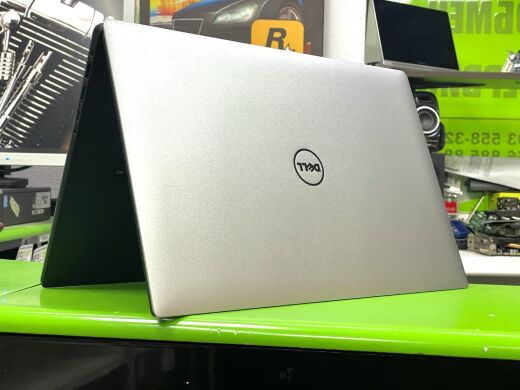 Игровой ноутбук Dell XPS 15 9560 / 15.6" (1920x1080) IPS / Intel Core i7-7700HQ (4 (8) ядра по 2.8 - 3.8 GHz) / 16 GB DDR4 / 500 GB SSD / nVidia GeForce GTX 1050 Ti, 4 GB GDDR5, 128-bit / WebCam / HDMI / Win10 Pro