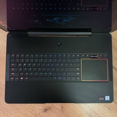 Игровой ноутбук Razer Blade 17 RZ09-0166 / 17.3" (3840x2160) IPS Touch / Intel Core i7-7820HK (4 (8) ядра по 2.9 - 3.9 GHz) / 32 GB DDR4 / 512 GB SSD / nVidia GeForce GTX 1080, 8 GB GDDR5X, 256-bit / WebCam