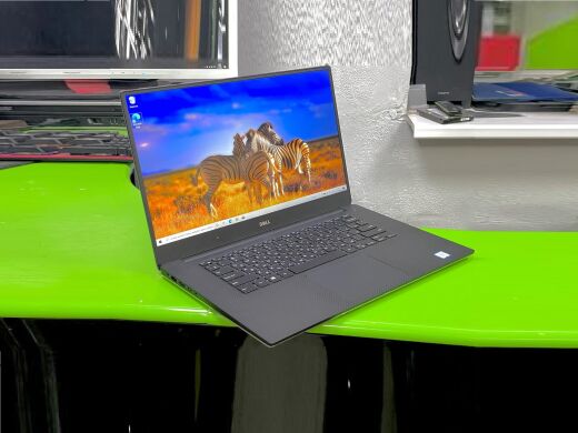 Игровой ноутбук Dell XPS 15 9560 / 15.6" (1920x1080) IPS / Intel Core i7-7700HQ (4 (8) ядра по 2.8 - 3.8 GHz) / 16 GB DDR4 / 500 GB SSD / nVidia GeForce GTX 1050 Ti, 4 GB GDDR5, 128-bit / WebCam / HDMI / Win10 Pro