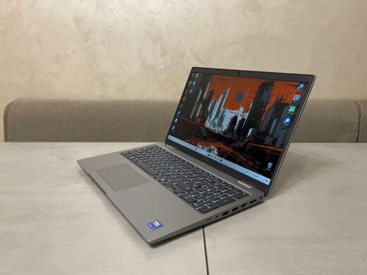 Ультрабук Dell Latitude 5550 / 15.6" (1920x1080) IPS / Intel Core Ultra 5 125U (12 (14) ядер по 1.3 - 4.3 GHz) / 16 GB DDR5 / 256 GB SSD M.2 / Intel Graphics / WebCam