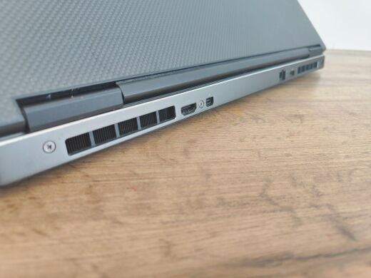 Ноутбук робоча станція Б-клас Dell Precision 7730 / 17.3" (1920x1080) IPS / Intel Core i7-8850H (6 (12) ядра по 2.6 - 4.3 GHz) / 32 GB DDR4 / 1000 GB SSD / nVidia Quadro P5200, 16 GB GDDR5, 256-bit / WebCam / Windows 11 Pro