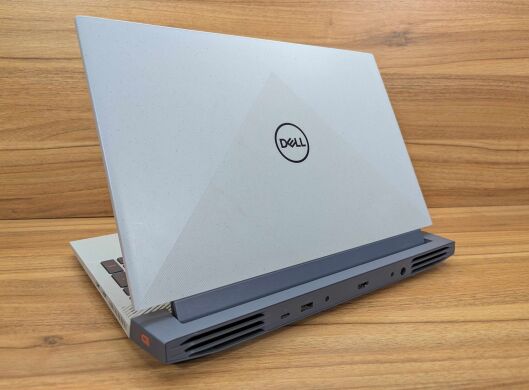 Игровой ноутбук Dell G15 5515 / 15.6" (1920x1080) IPS / AMD Ryzen 5 5600H (6 (12) ядер по 3.3 - 4.2 GHz) / 16 GB DDR4 / 512 GB SSD / nVidia GeForce RTX 3050, 4 GB GDDR6, 128-bit / WebCam / Windows 11 Игровой ноутбук Dell G15 5515 / 15.6" (1920x1080) IPS / AMD Ryzen 5 5600H (6 (12) ядер по 3.3 - 4.2 GHz) / 16 GB DDR4 / 512 GB SSD / nVidia GeForce RTX 3050, 4 GB GDDR6, 128-bit / WebCam / Windows 11