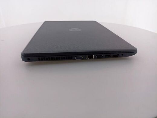 Ноутбук HP 255 G6 / 15.6" (1366x768) TN / AMD E2-9000e (2 ядра по 1.5 - 2.0 GHz) / 4 GB DDR4 / 500 GB HDD / AMD Radeon R2 Graphics / WebCam / Win 8