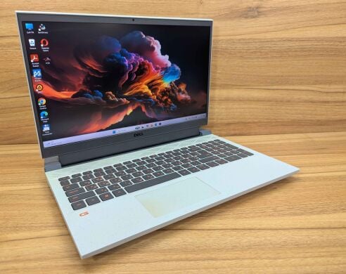 Игровой ноутбук Dell G15 5515 / 15.6" (1920x1080) IPS / AMD Ryzen 5 5600H (6 (12) ядер по 3.3 - 4.2 GHz) / 16 GB DDR4 / 512 GB SSD / nVidia GeForce RTX 3050, 4 GB GDDR6, 128-bit / WebCam / Windows 11 Игровой ноутбук Dell G15 5515 / 15.6" (1920x1080) IPS / AMD Ryzen 5 5600H (6 (12) ядер по 3.3 - 4.2 GHz) / 16 GB DDR4 / 512 GB SSD / nVidia GeForce RTX 3050, 4 GB GDDR6, 128-bit / WebCam / Windows 11